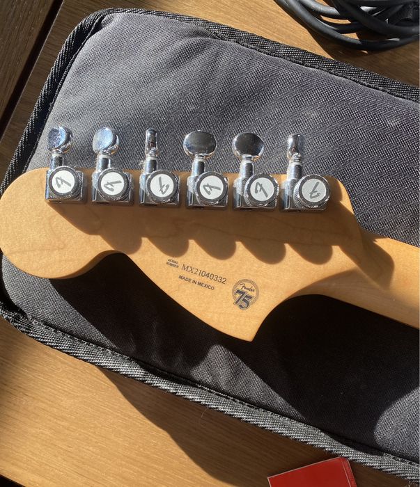 Китара - Fender Deluxe Roadhouse Stratocaster PF Mystic Blue