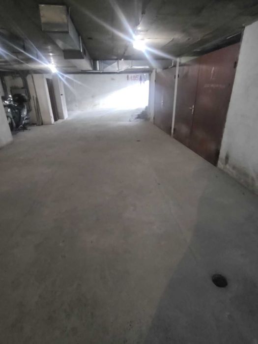 Дава се под наем Гараж / Паркомясто в София, Хладилника - 19 кв.м за 102 € - Снимка #3