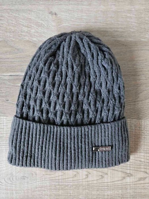 зимна шапка и шал