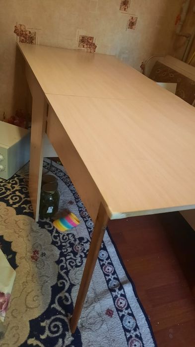 Раскладной стол кухонной уголокпен бірге