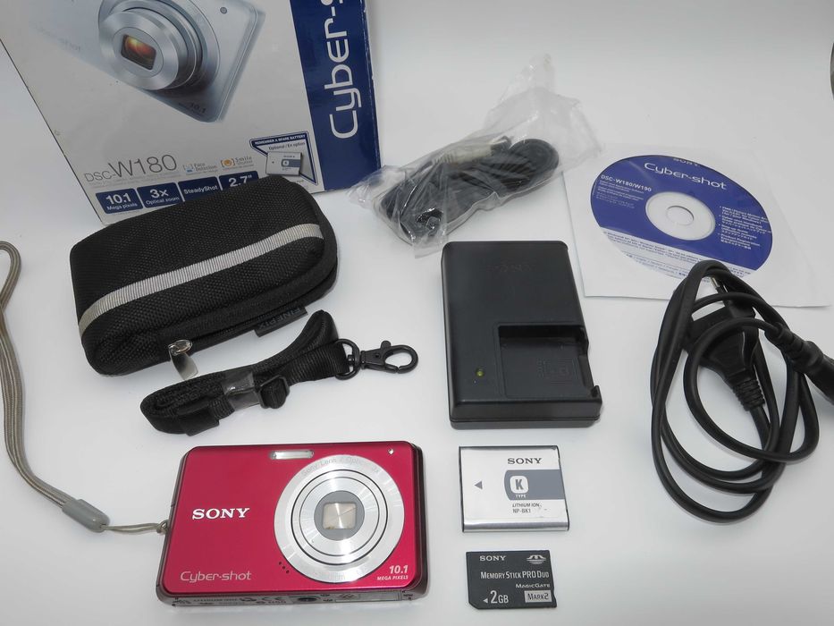 Sony Cyber-shot DSC W180 червен ултра компактен фотоапарат, малка цифрова камера, в отлично състояние, пълен комплект, тествана и работи перфектно