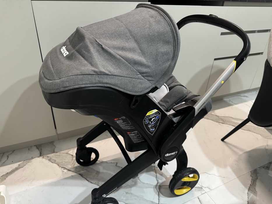 Продам коляску Doona