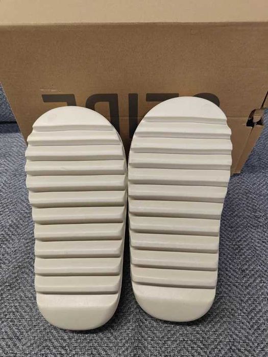 #STOC LIMITAT# Yeezy Slide Bone Papuci Yeezy Bej - Livrare Verificare -