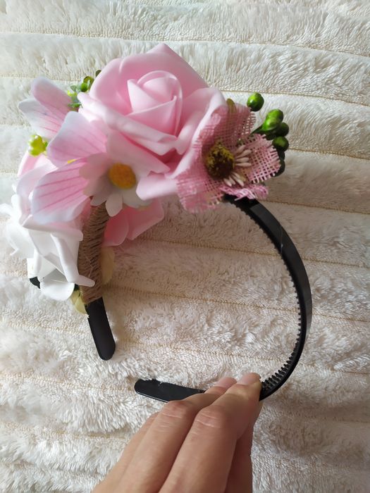 Диадема с цветя - ръчна изработка