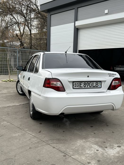 Nexia 2 1.6l sotiladi