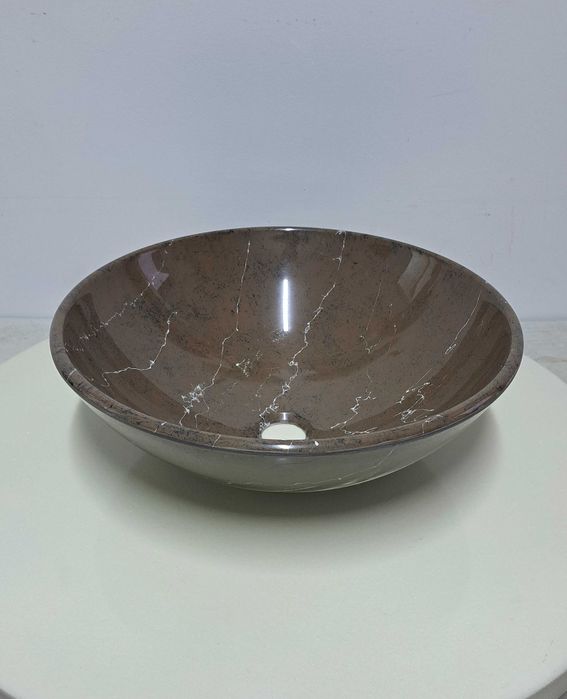 Накладная раковина из искусственного мрамора для ванной.