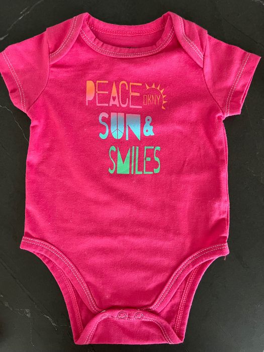 Бебешки комплект бодита DKNY