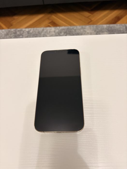 Vand iPhone 13 Pro Max Gold 256 GB, folosit cu grija, fara zgarieturi
