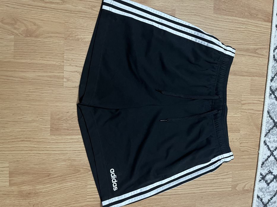 Pantaloni scurti Adidas negri