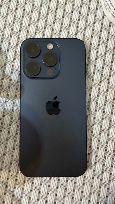 Продаю iPhone 15 pro 256 gb