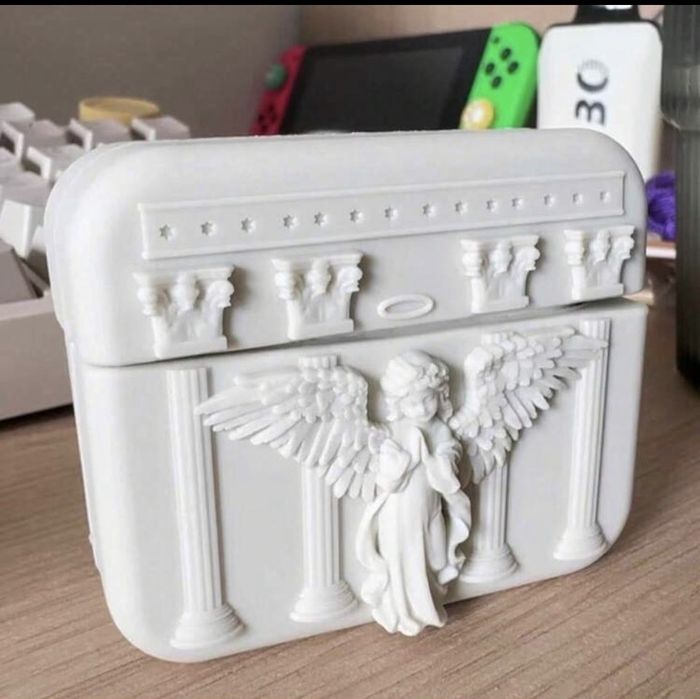 Carcasa iPods Pro cu inger