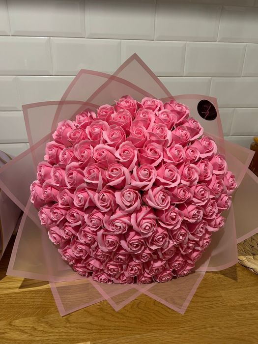 Buchet trandafiri sapun cu model/ initiala/ biletel personalizat