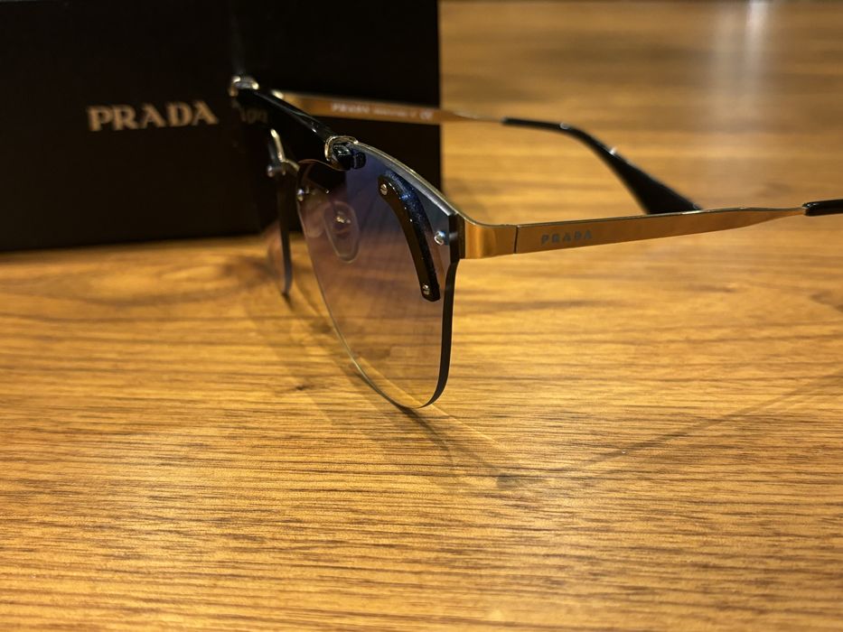 Дамски слънчеви очила-Prada