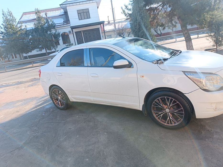 Vossen Diska Balon Cobaltga 215 55 R17 Holati Ideal