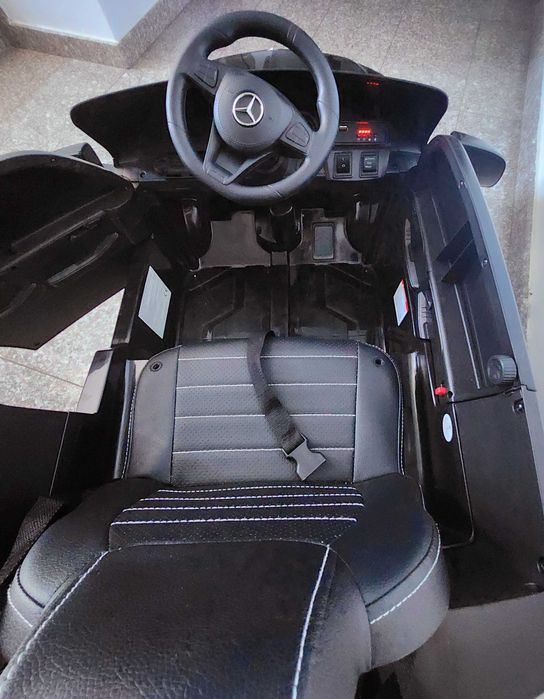 Акумулаторен джип Mercedes с дистанционно, меки гуми и кожена седалка