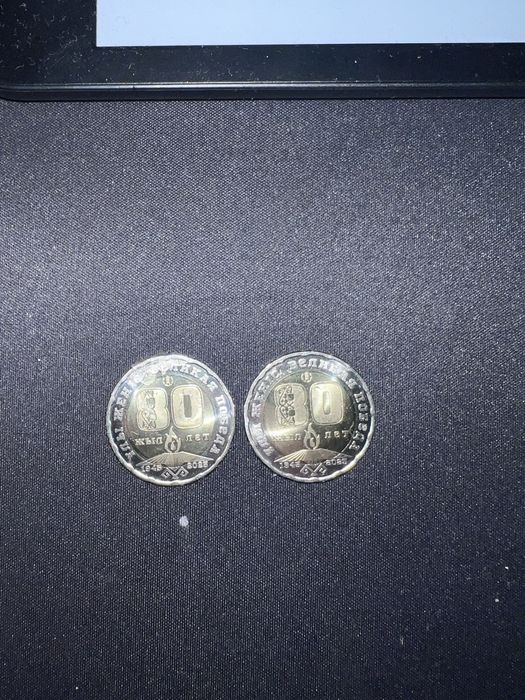 Монета 200 тенге