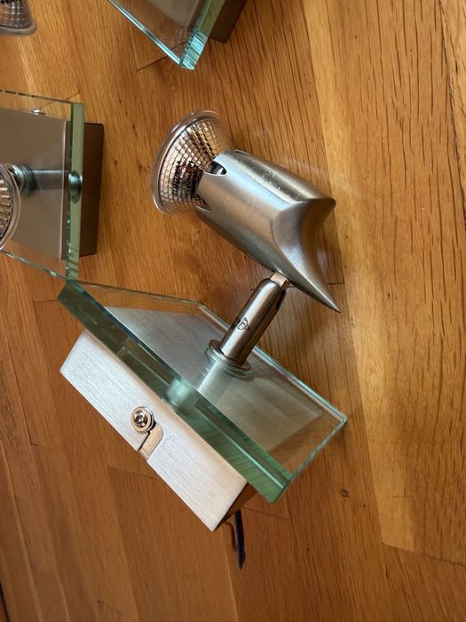 Лампи (аплици)за стена, окомплектовани с крушки