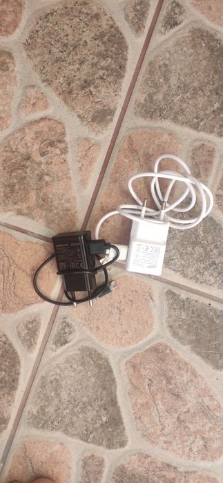 doua încărcătoare originale Samsung