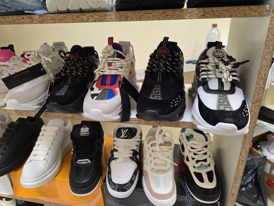 Adidasi versace chain reaction
