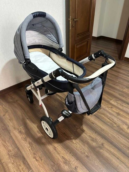 Продам коляску Adamex