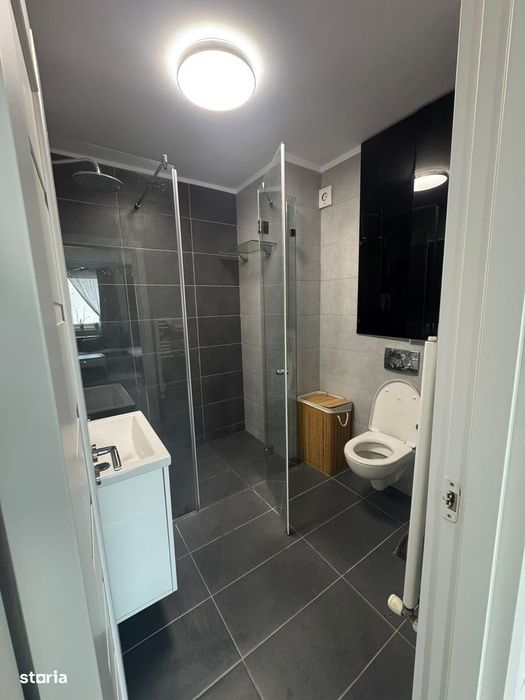 Apartament cu 3 camere, 70 mp, 2 balcoane, zona Teilor