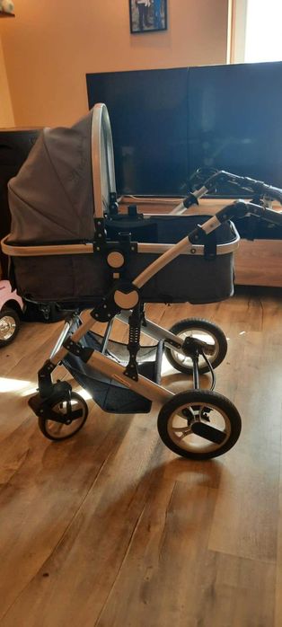 Продава се бебешка количка