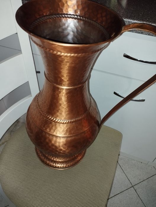 Голяма медна ваза