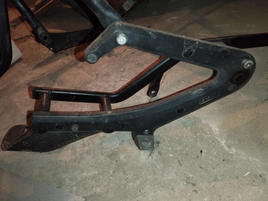 Стойки за куфари Givi за Yamaha xtz Super Tenere750