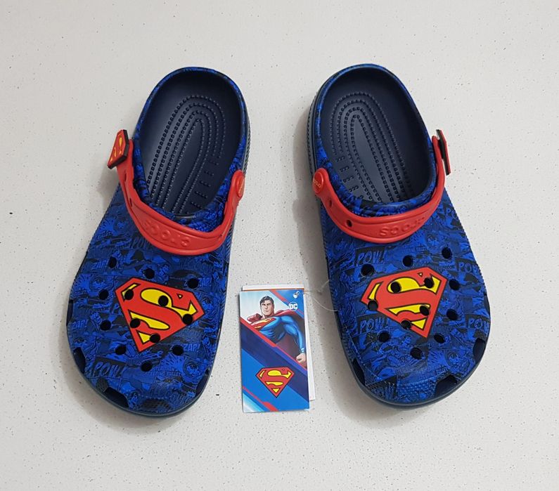 Saboți CROCS Superman Classic Clog 211131 Albastru, șlapi, papuci de vară, mărimea 42 - 43 EU unisex