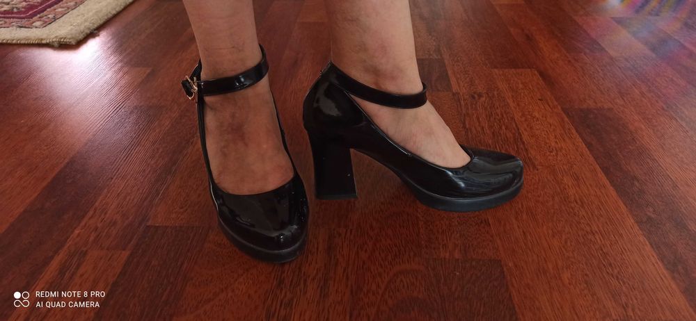 Продам женскую обувь