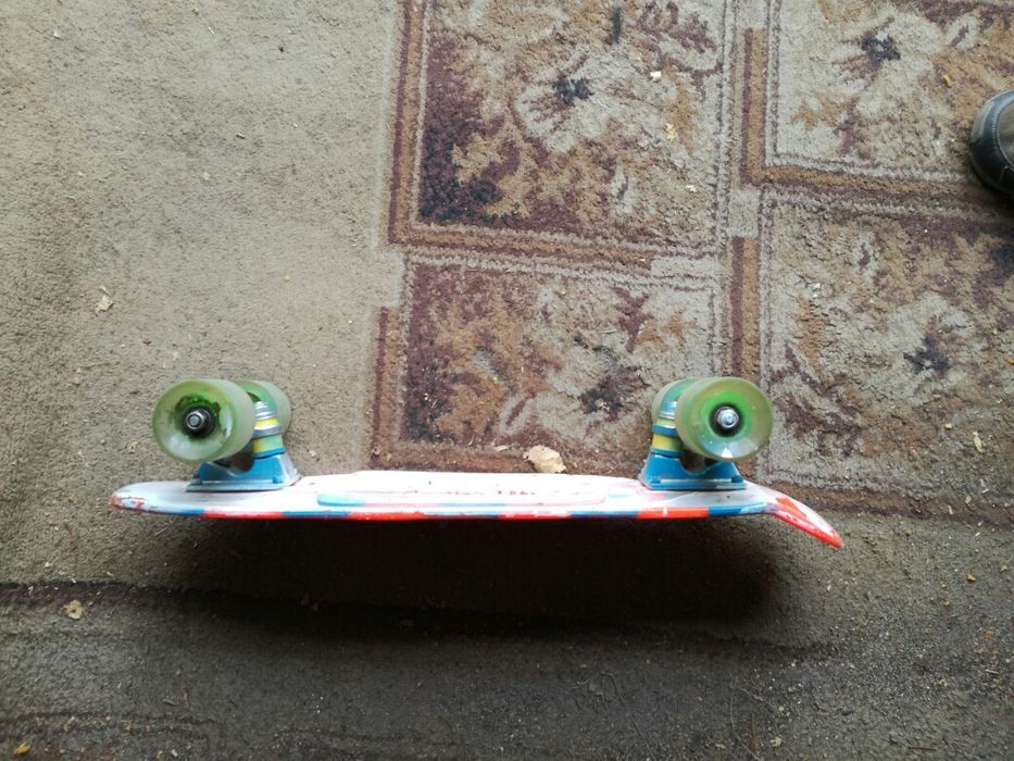 Продам катальную доску Skate board