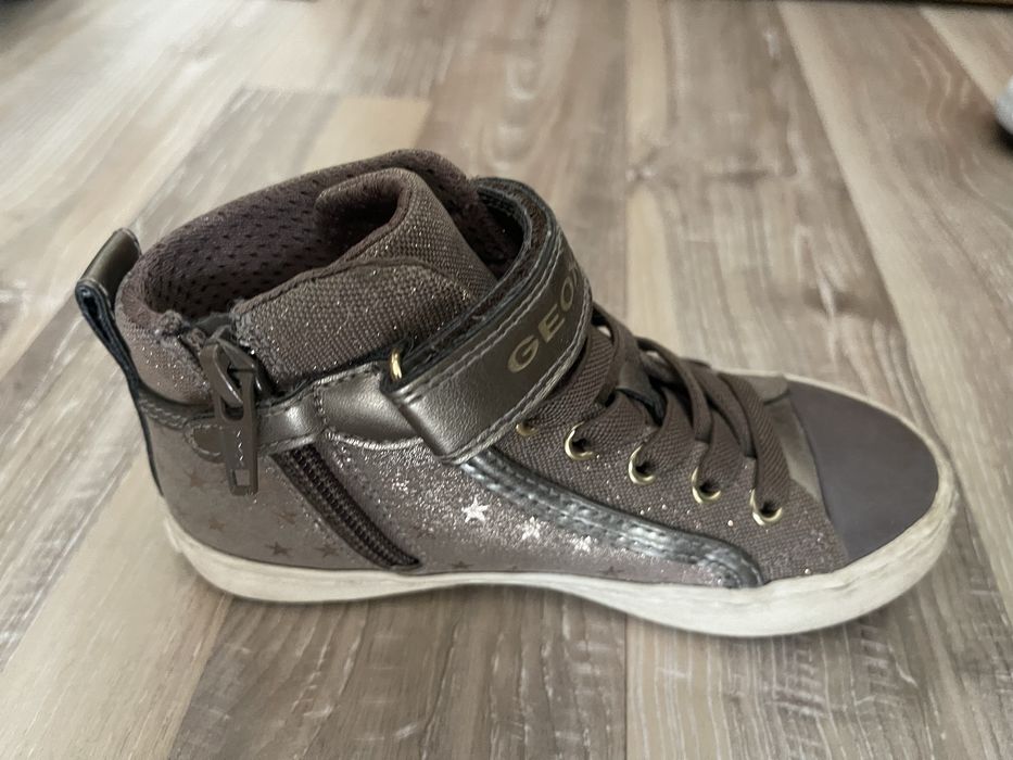 Geox fete marimea 28. Cei negri sunt noi .Ceilalti sunt purtti putin