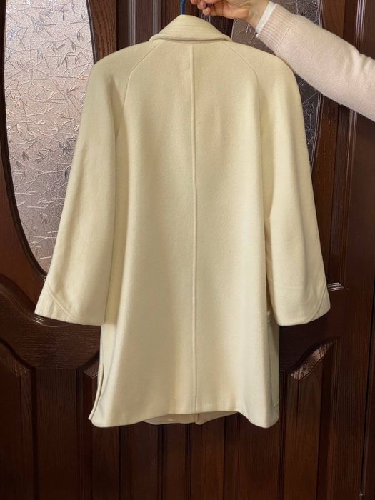 Белое кошемировое пальто размер 48-50