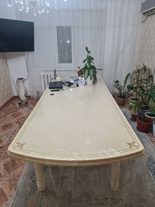 Продам стол 3-3,5, м