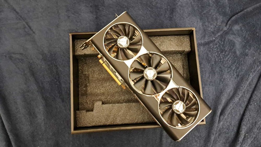 Placa video XFX Radeon RX 5700 XT THICC III Ultra, 8GB GDDR6, 256-bit , ca noua