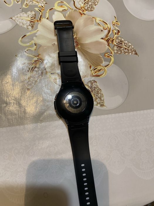 Смарт-часы Samsung Galaxy Watch 4 Classic