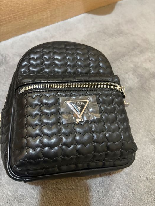 Раничка guess черна