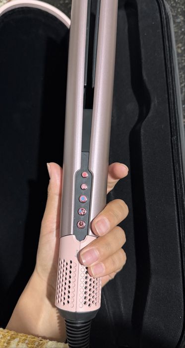 Dyson airstrait HT01