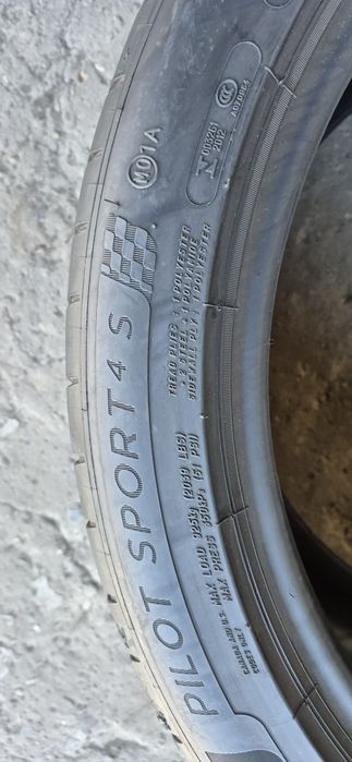 4 anvelope vara Michelin,fata 255/40/20,spate 295/35/20.Pret/buc