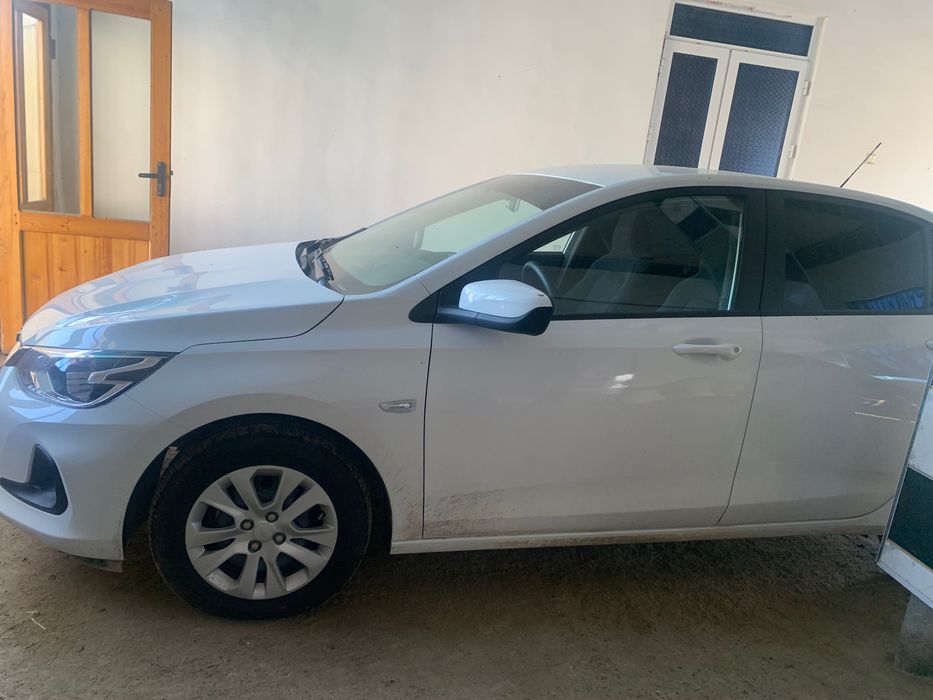 Chevrolet Onix 3LT MT – Oq rang (Summit White)