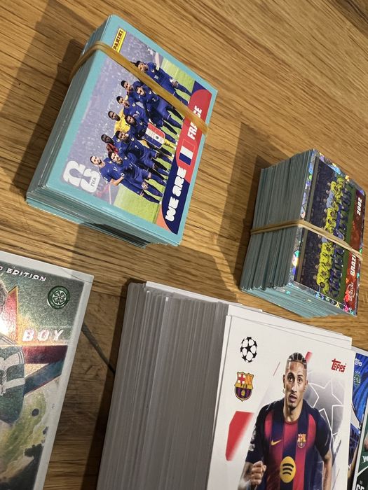 Продавам карти match attax extra и лимитирана карта
