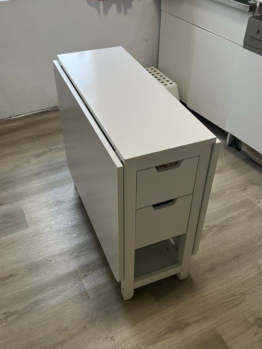 Сгъваема трапезна маса