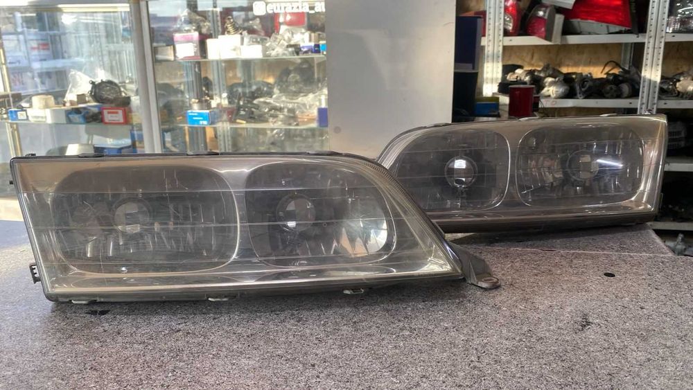 Фары фара Toyota Mark 2 Qualis 97-02 г.в , оригинал из Японии