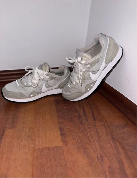 Adidasi nike dama