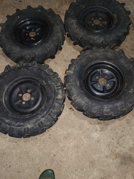 нови гуми с джанти 6х12 4бр.