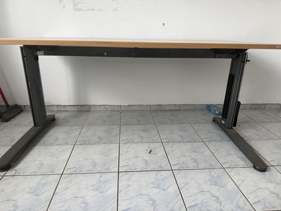 Masa de birou de la banca BCR