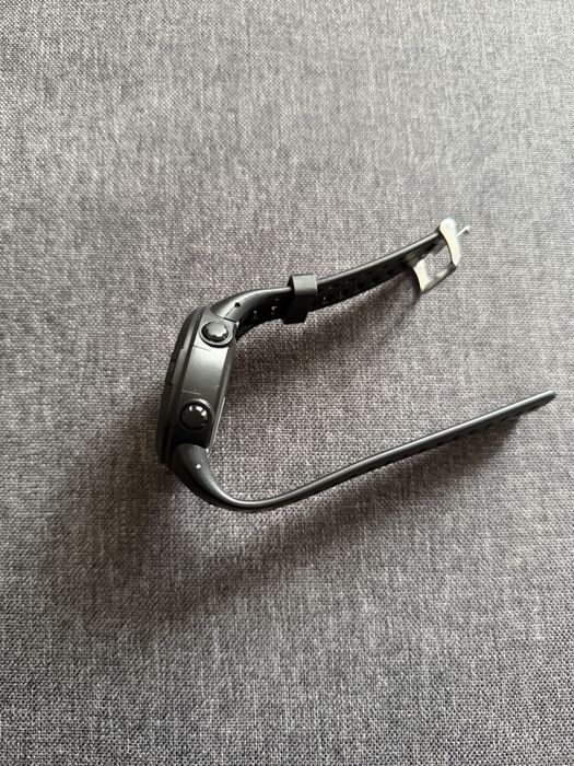 Продавам мъжки електронен часовник