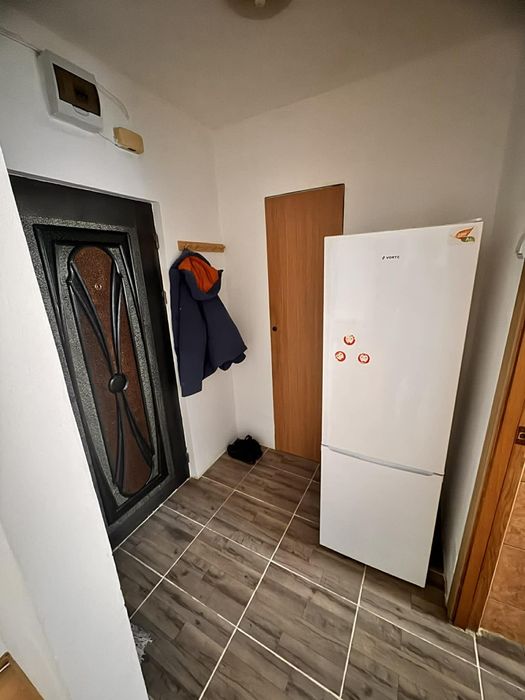 De Inchiriat apartament cu 3 camere