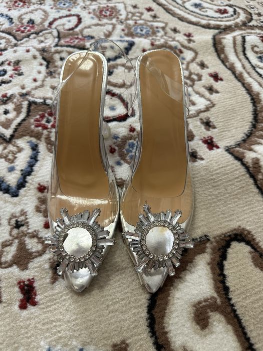 Продам женские туфли