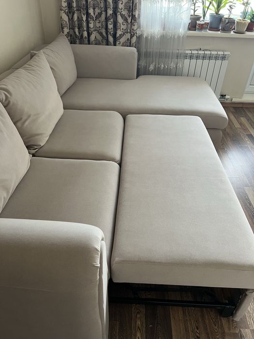 Угловой диван для гостиной